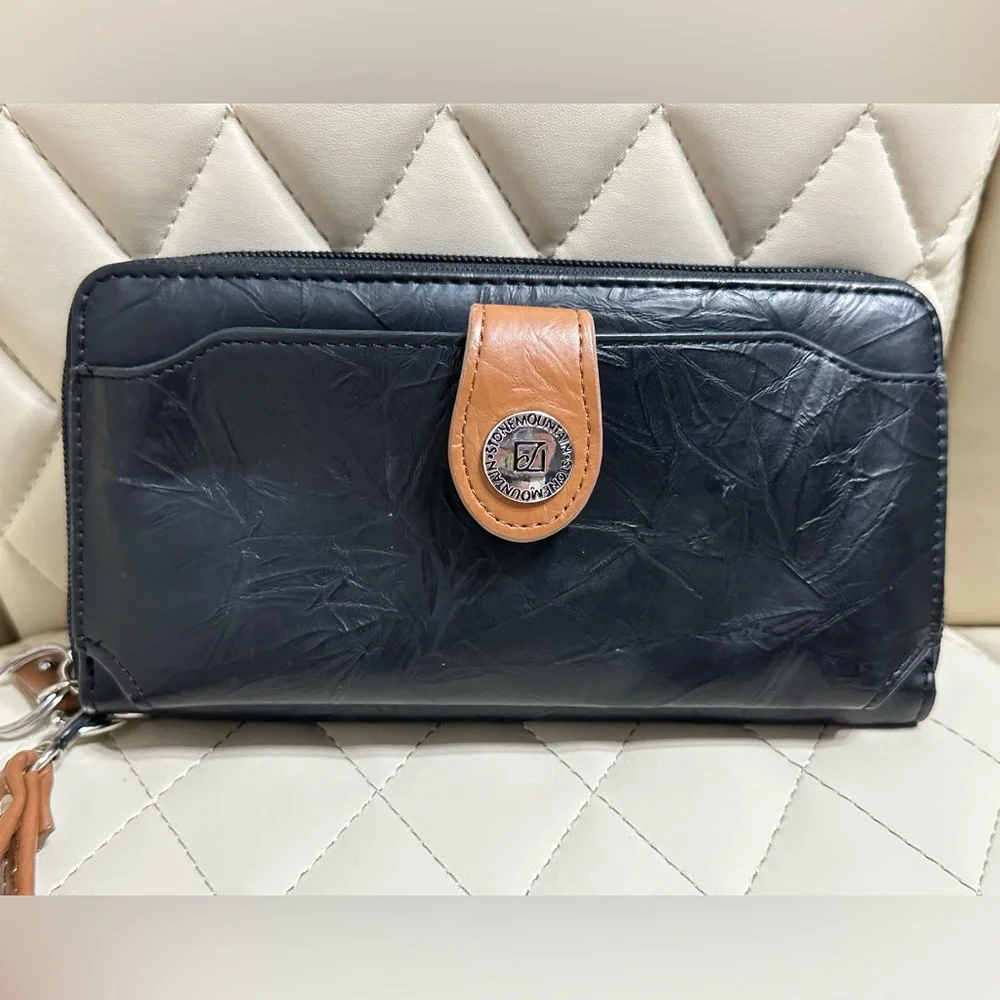 Stone Mountain Large Wrinkle Zip Around Wristlet Wallet Black Leather